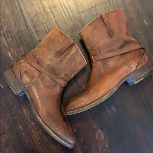 FINAL PRICE DROP 🌸 Frye boots!